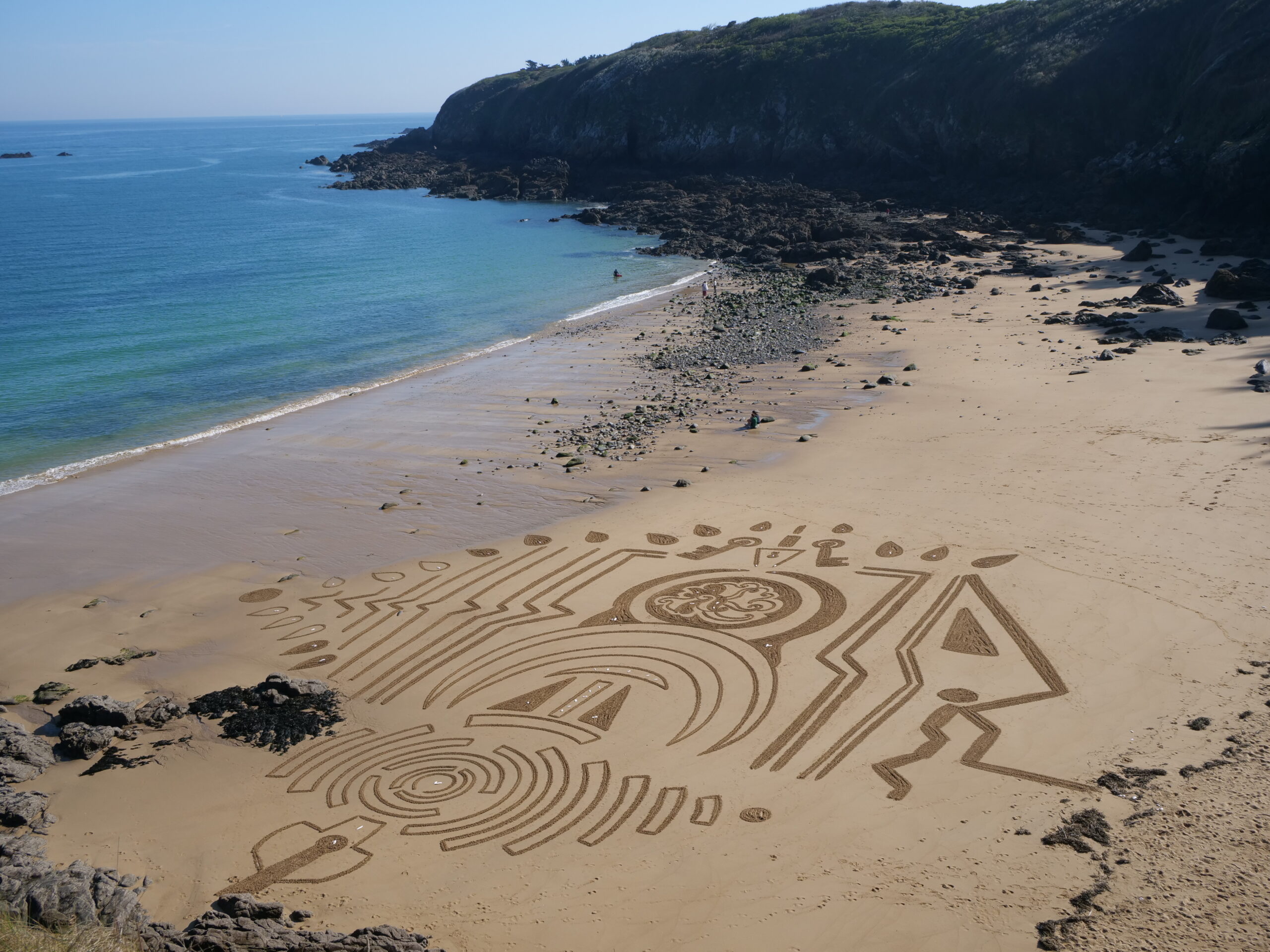 Beach art : dessiner pour rendre hommage !