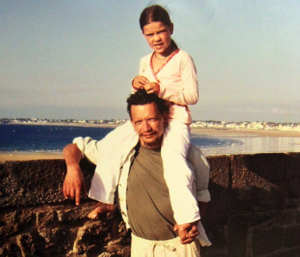 Elle grimpe au sommet de l&rsquo;Everest pour rendre hommage à son père