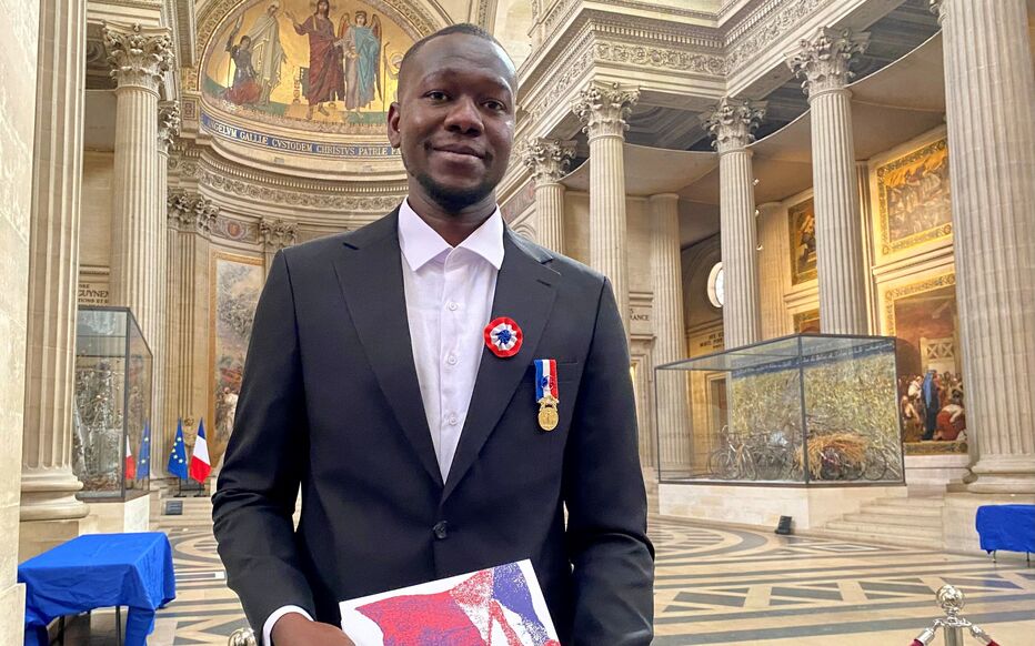 Il devient citoyen français après un acte héroïque !