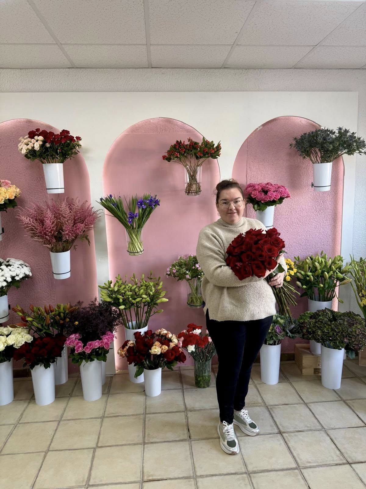 Cette fleuriste utilise ses invendus pour fleurir les cimetières