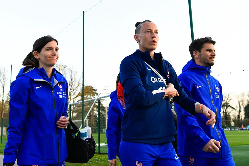 FIFA : Les bancs de touche féminins vont changer de visage !