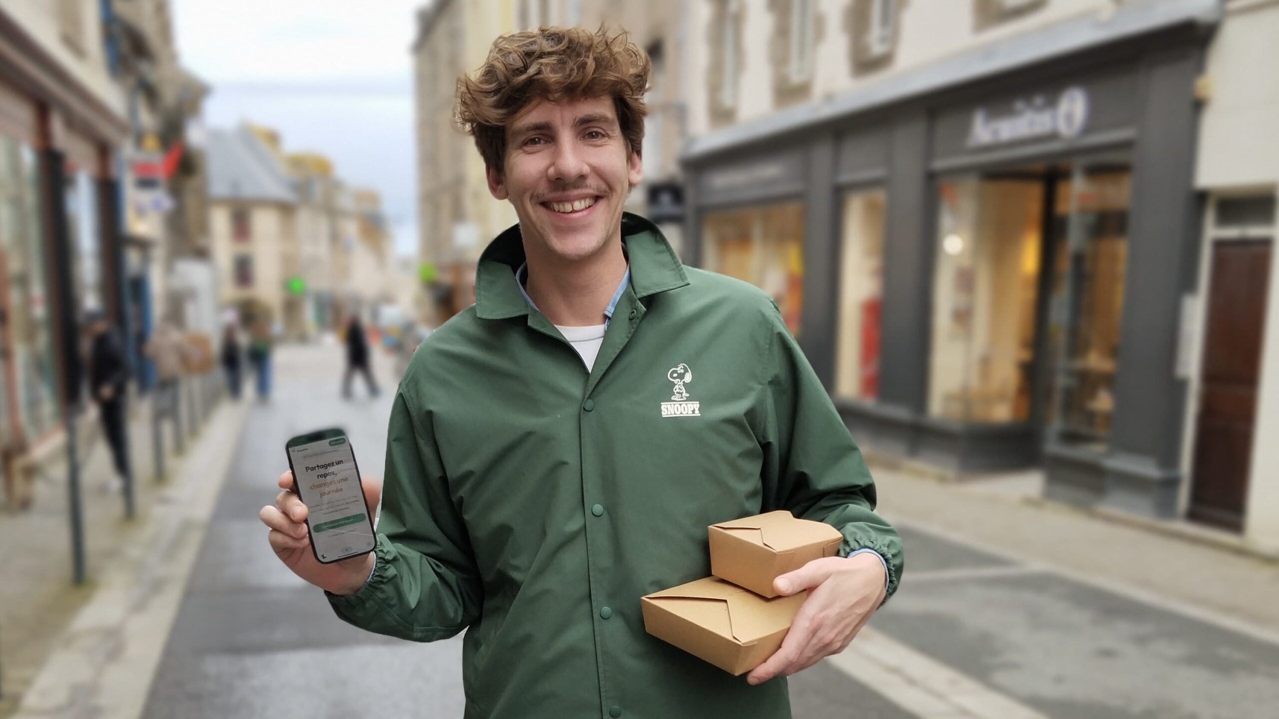 En 30 minutes, il trouve une solution pour donner des repas aux sans-abri
