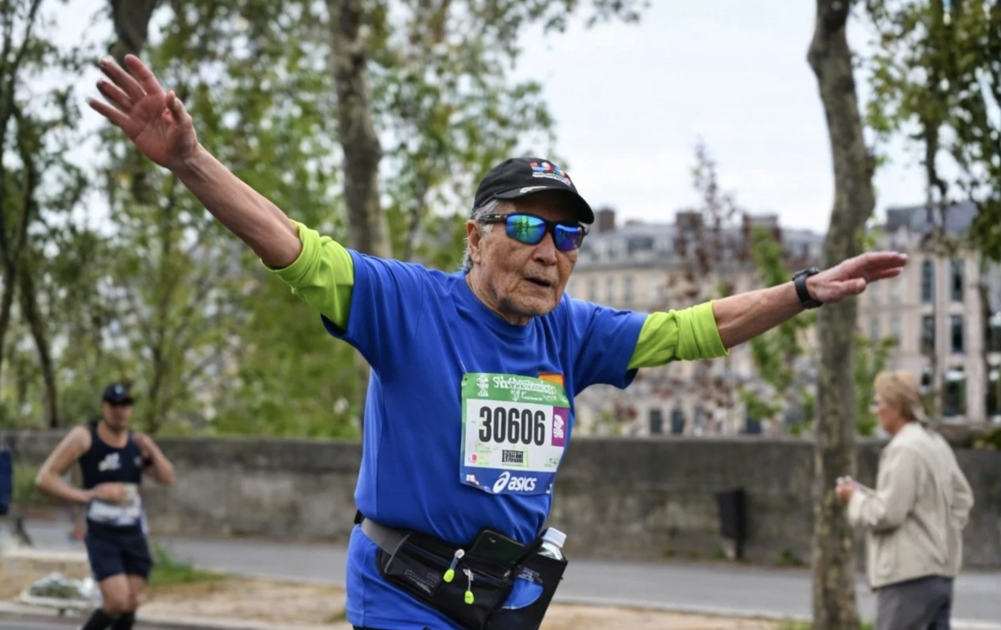 À 92 ans, le doyen du Marathon de Paris boucle son 36e marathon !