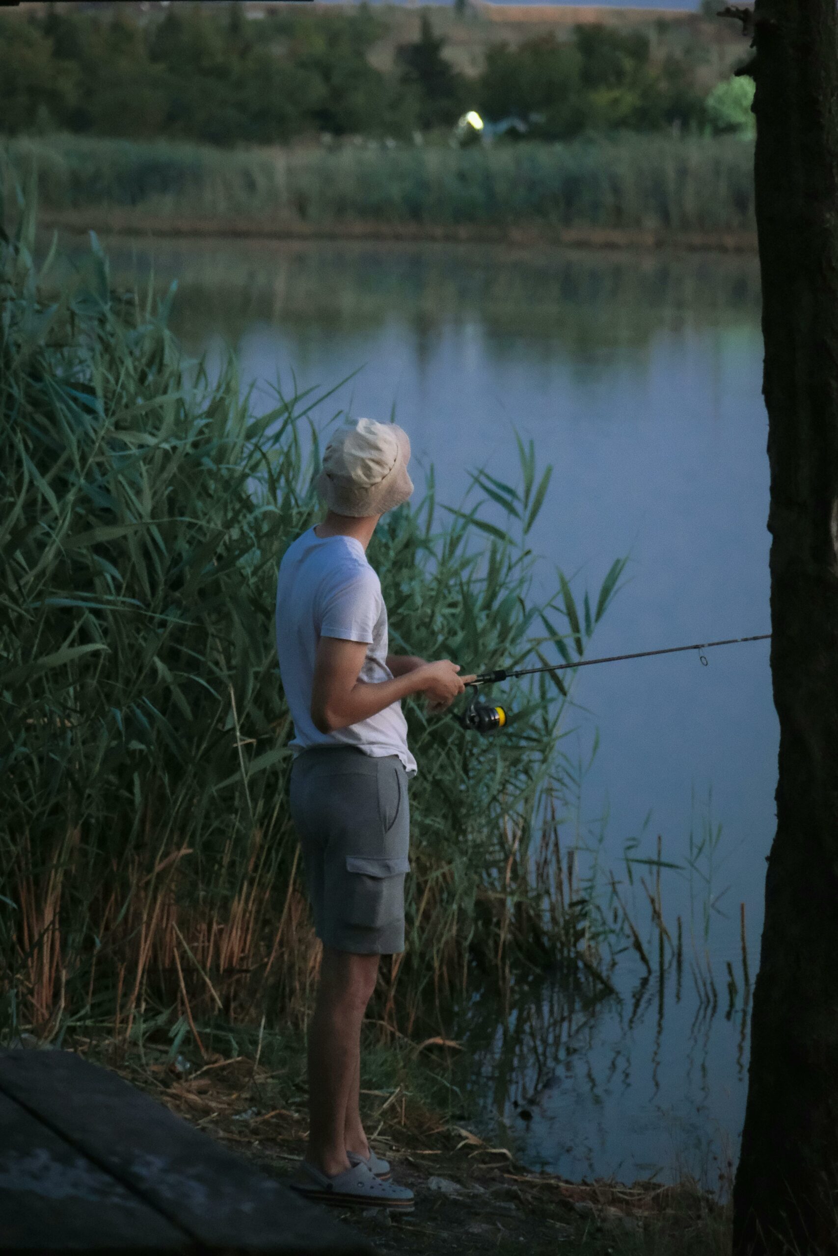 En pleine partie de pêche, deux adolescents sauvent une femme de la noyade